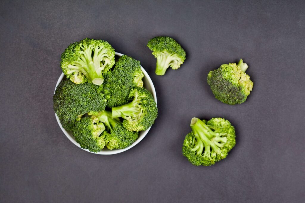 Steamed broccoli for dogs – fiber-rich vegetable with cancer-fighting compounds